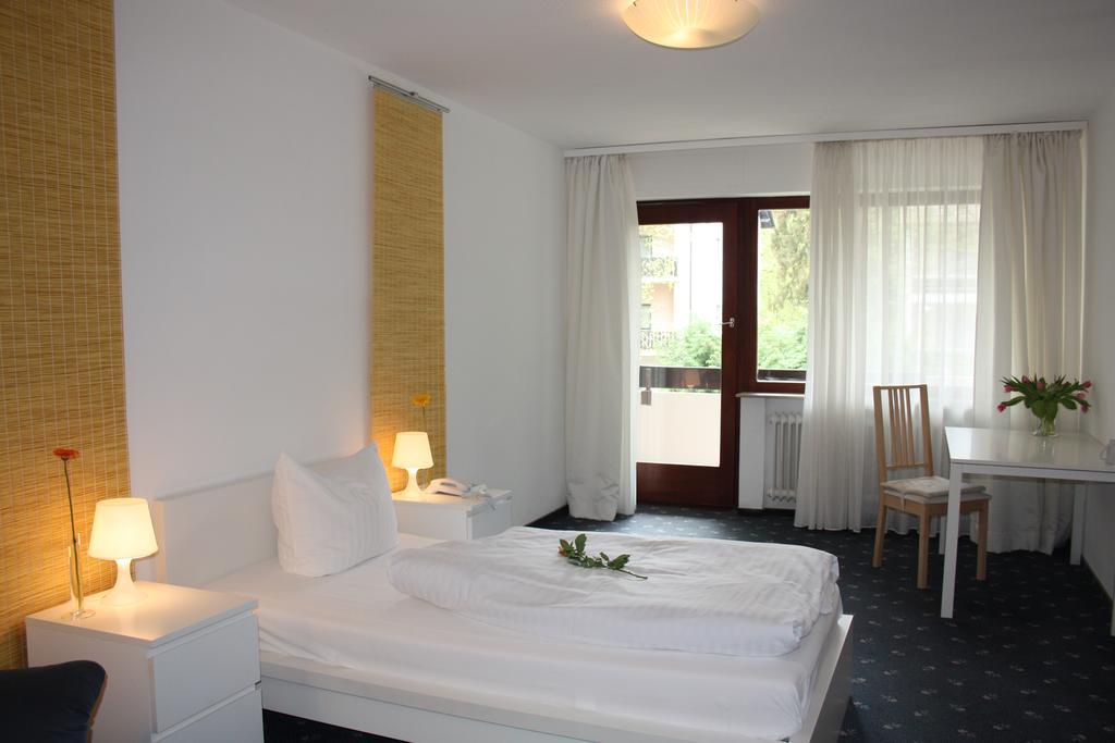 Sathya Ayurveda Hotel Бад Орб Екстериор снимка