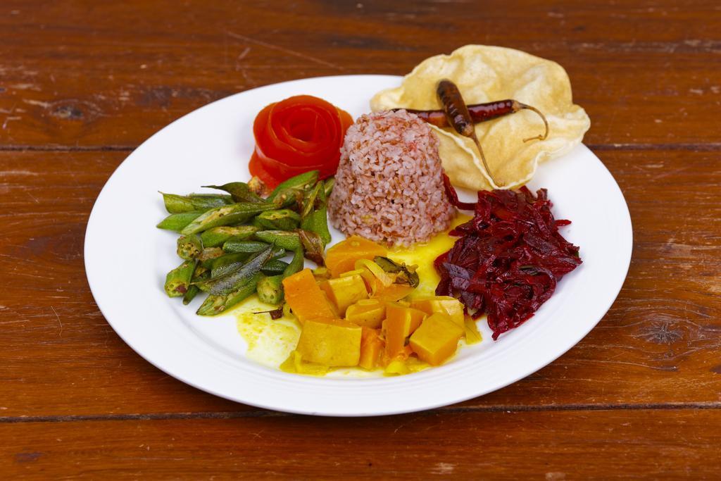 Sathya Ayurveda Hotel Бад Орб Екстериор снимка