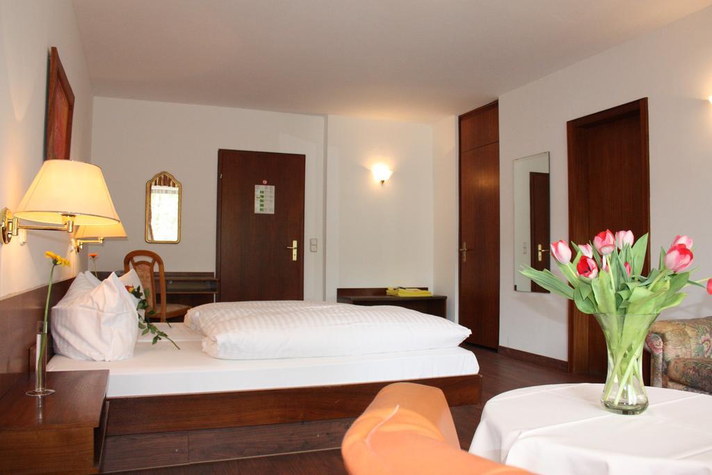 Sathya Ayurveda Hotel Бад Орб Екстериор снимка